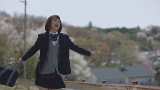 浜辺美波のLINEのCMアカペラ